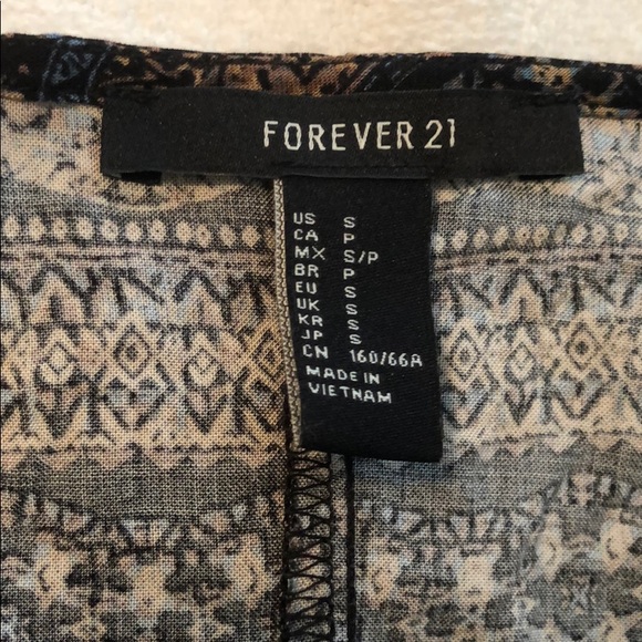F21 Romper - Picture 3 of 4